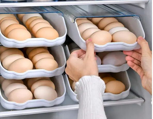 High Quality Auto Scrolling Egg Storage Holder Kitchen Egg Holder Refrigerator Egg Organizer with Lid